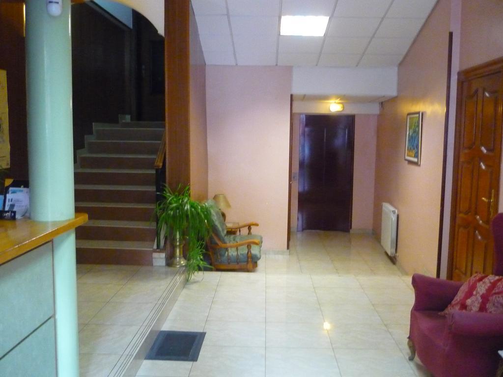 Hostal El Centro Уэска Экстерьер фото