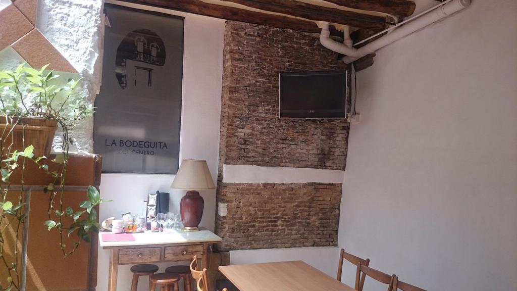 Hostal El Centro Уэска Экстерьер фото